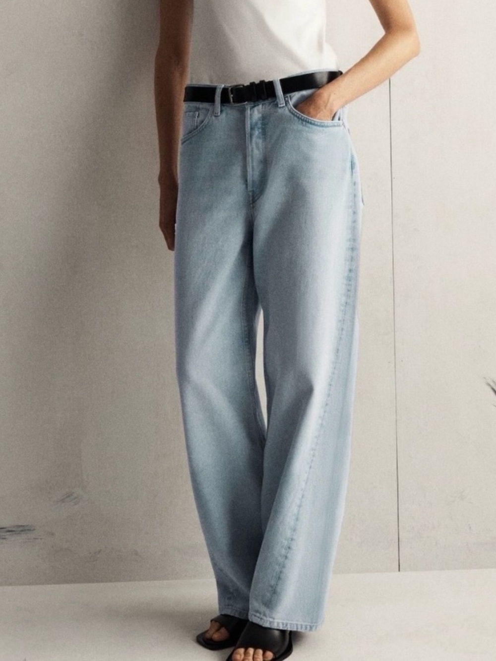 COS Facade Low Rise Straight Leg / Barrel Jeans Size 28
